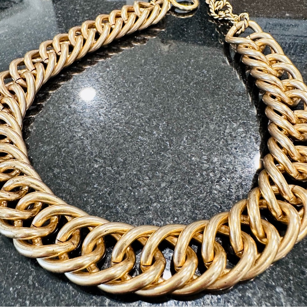Elizabeth Cole Chunky Gold Link Statement Necklace - Picture 13 of 16